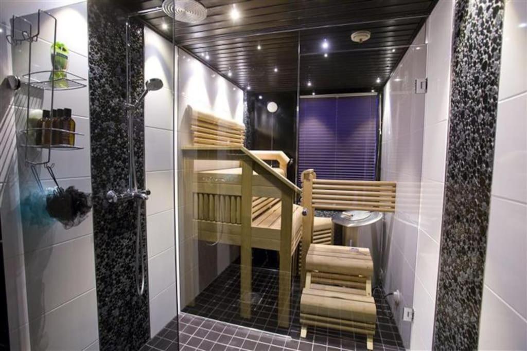 Majestic Penthouse With Sauna & High-Speed Wi-Fi And Parking ロヴァニエミ エクステリア 写真